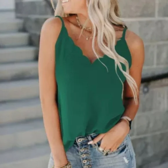 HUNTER Green Wave Detailed V Neck Cami - Picture 7 of 7